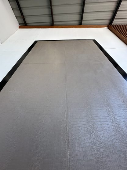 หัวเตียง built-in โครงไม้ MDF บุหนัง PU ลายหนังจระเข้ พร้อมไฟอ่านหนังสือ LED ( ใหญ่ )