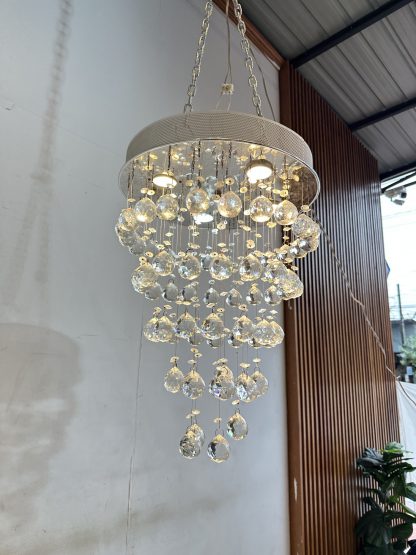 โคมไฟแขวนเพดาน ตกแต่งคริสตัล ใช้หลอด LED 7W โครงเหล็ก