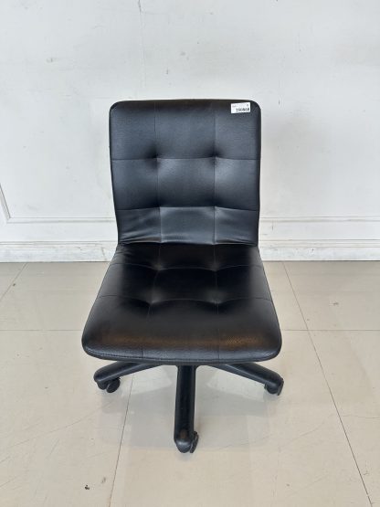 เก้าอี้สำนักงาน แบรนด์ MONO FURNITURE เบาะหนัง PU สีดำดึงดุม
