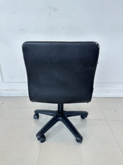 เก้าอี้สำนักงาน แบรนด์ MONO FURNITURE เบาะหนัง PU สีดำดึงดุม