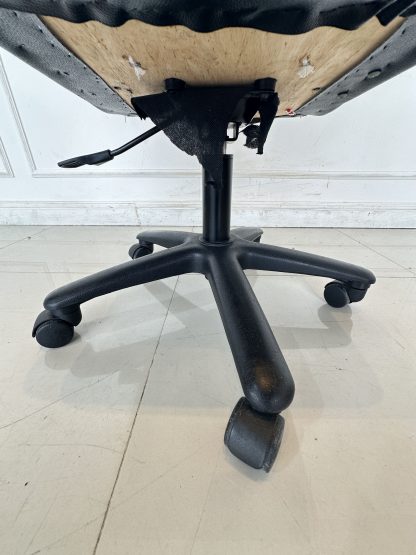 เก้าอี้สำนักงาน แบรนด์ MONO FURNITURE เบาะหนัง PU สีดำดึงดุม