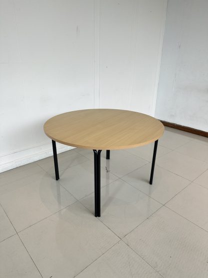 โต๊ะทานอาหาร ท็อปทรงกลมไม้ MDF สีน้ำตาลอ่อน ขาเหล็กสีดำ ( แบบที่ 2 )