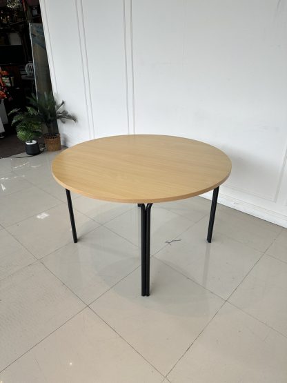 โต๊ะทานอาหาร ท็อปทรงกลมไม้ MDF สีน้ำตาลอ่อน ขาเหล็กสีดำ ( แบบที่ 2 )