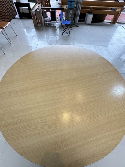 โต๊ะทานอาหาร ท็อปทรงกลมไม้ MDF สีน้ำตาลอ่อน ขาเหล็กสีดำ ( แบบที่ 2 )