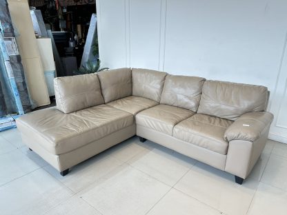 โซฟาแอล 3 ที่นั่ง แบรนด์ SB FURNITURE เบาะหนังแท้ผิวสัมผัสสีน้ำตาล