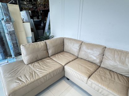 โซฟาแอล 3 ที่นั่ง แบรนด์ SB FURNITURE เบาะหนังแท้ผิวสัมผัสสีน้ำตาล