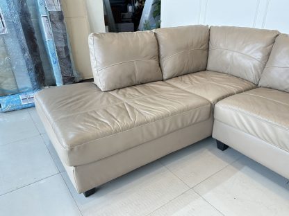 โซฟาแอล 3 ที่นั่ง แบรนด์ SB FURNITURE เบาะหนังแท้ผิวสัมผัสสีน้ำตาล