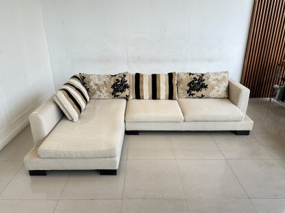 โซฟาแอล 3 ที่นั่ง แบรนด์ SB FURNITURE เบาะผ้าสีครีม