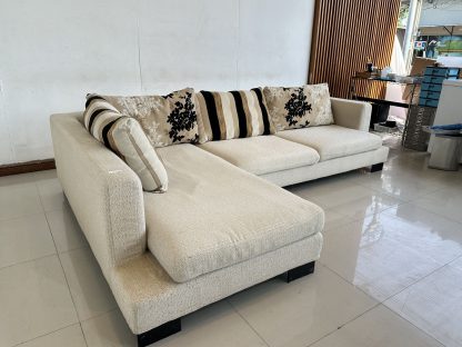 โซฟาแอล 3 ที่นั่ง แบรนด์ SB FURNITURE เบาะผ้าสีครีม