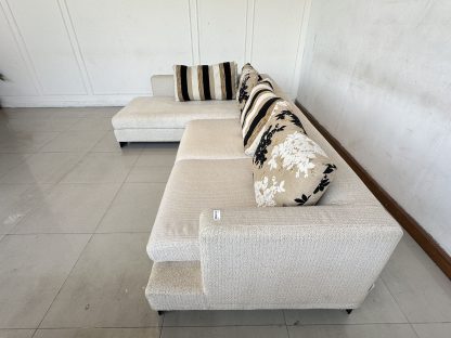โซฟาแอล 3 ที่นั่ง แบรนด์ SB FURNITURE เบาะผ้าสีครีม