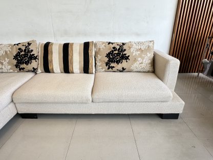 โซฟาแอล 3 ที่นั่ง แบรนด์ SB FURNITURE เบาะผ้าสีครีม