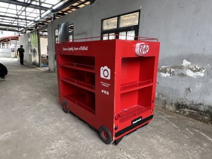 ตู้โชว์สินค้า รถเมล์แดง Kitkat ( แบบที่ 2 ) มีรางปลั๊ก โครงเหล็กปิดแผ่นไม้อัด