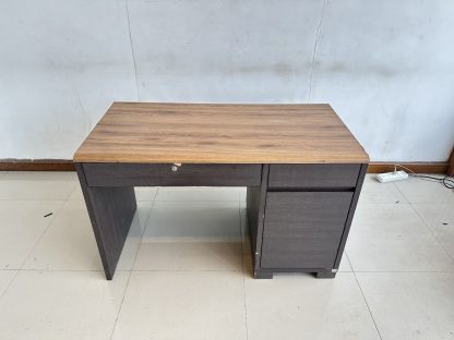 โต๊ะทำงาน 1 บานเปิด 2 ลิ้นชัก แบรนด์ SB FURNITURE