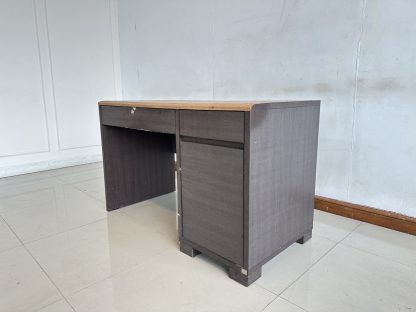 โต๊ะทำงาน 1 บานเปิด 2 ลิ้นชัก แบรนด์ SB FURNITURE