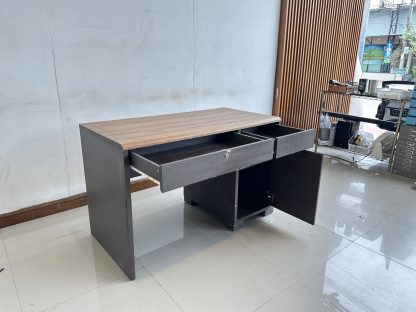 โต๊ะทำงาน 1 บานเปิด 2 ลิ้นชัก แบรนด์ SB FURNITURE