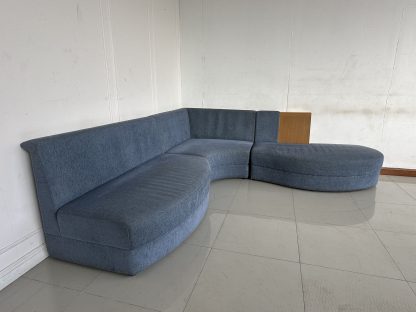 โซฟาแอล 3 ที่นั่ง เบาะผ้ากำมะหยี่สีน้ำเงิน โครงไม้ MDF