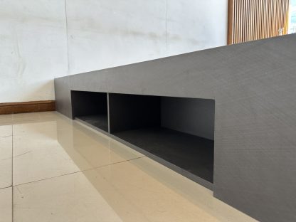เตียง ขนาด 5 ฟุต ด้านข้างมีช่องเก็บของ 2 ช่อง โครงไม้ MDF สีเทา