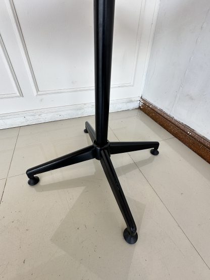 โต๊ะทานอาหาร ท็อปไม้จริงสีน้ำตาลลายไม้ โครงขาเหล็กสีดำ (ขนาดกว้าง 60 CM.)