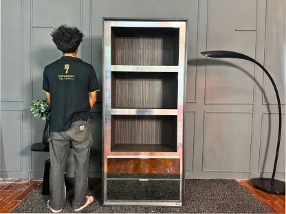 19 ชั้นวางของอเนกประสงค์ ไม้ MDF แปะแผ่นลายไม้ 3 ชั้นวาง 2 ลิ้นชักกระจก SolfClose ขอบสแตนเลส แบรนด์ POSH ATELIER ตัวที่ 1