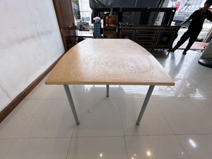 โต๊ะประชุม 6-8 ที่นั่ง แบรนด์ IKEA รุ่น ADILS