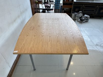 โต๊ะประชุม 6-8 ที่นั่ง แบรนด์ IKEA รุ่น ADILS ท็อปไม้ MDF สีน้ำตาล ขาเหล็ก 5 ขา สีเทา