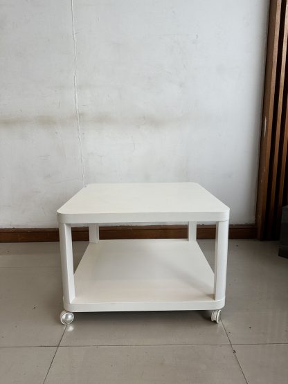 โต๊ะกลาง แบรนด์ IKEA รุ่น TINGBY โครงไม้ Particle Board ล้อเลื่อน