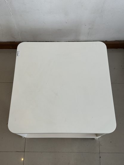 โต๊ะกลาง แบรนด์ IKEA รุ่น TINGBY โครงไม้ Particle Board ล้อเลื่อน