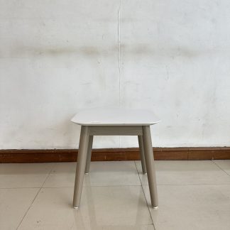 โต๊ะข้าง ท็อปสีขาว โครงไม้ MDF สีน้ำตาลลายไม้