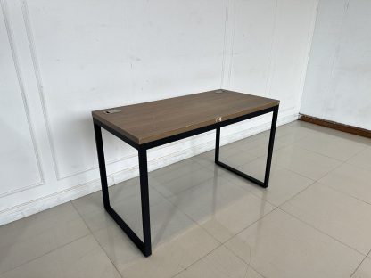 โต๊ะทำงาน แบรนด์ SB FURNITURE ท็อปไม้ MDF สีน้ำตาล