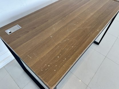 โต๊ะทำงาน แบรนด์ SB FURNITURE ท็อปไม้ MDF สีน้ำตาล