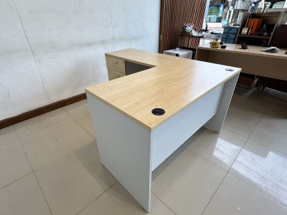 โต๊ะทำงานทรงแอล 3 ลิ้นชัก แบรนด์ LAMP OFFICE FURNITURE