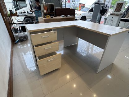 โต๊ะทำงานทรงแอล 3 ลิ้นชัก แบรนด์ LAMP OFFICE FURNITURE
