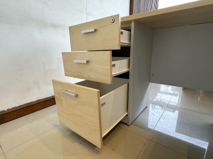 โต๊ะทำงานทรงแอล 3 ลิ้นชัก แบรนด์ LAMP OFFICE FURNITURE