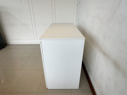 ตู้เก็บเอกสาร 2 บานเปิด 2 ชั้นวาง โครงไม้ MDF สีขาว
