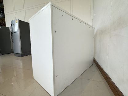 ตู้เก็บเอกสาร 2 บานเปิด 2 ชั้นวาง โครงไม้ MDF สีขาว