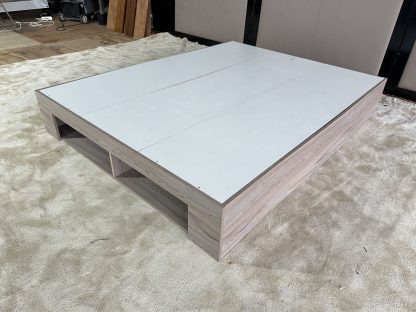 ฐานเตียง 5 ฟุต โครงไม้ MDF มีช่องเก็บของ 2 ช่อง คานไม้อัด แผ่นรองเตียงไม้อัด 3 แผ่น