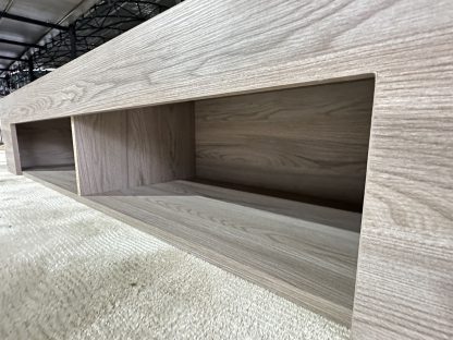 ฐานเตียง 5 ฟุต โครงไม้ MDF มีช่องเก็บของ 2 ช่อง คานไม้อัด แผ่นรองเตียงไม้อัด 3 แผ่น