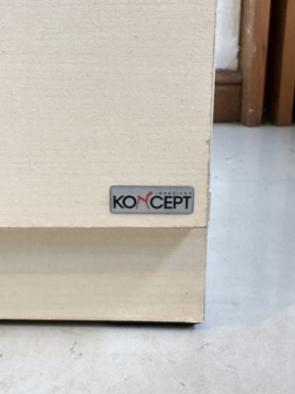 ตู้ข้างเตียง 1 ลิ้นชัก แบรนด์ KONCEPT ตกแต่งสีเขียว