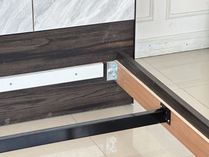 เตียง 6 ฟุต แบรนด์ SB FURNITURE หัวเตียงติดแผ่นสแตนเลสสีทอง