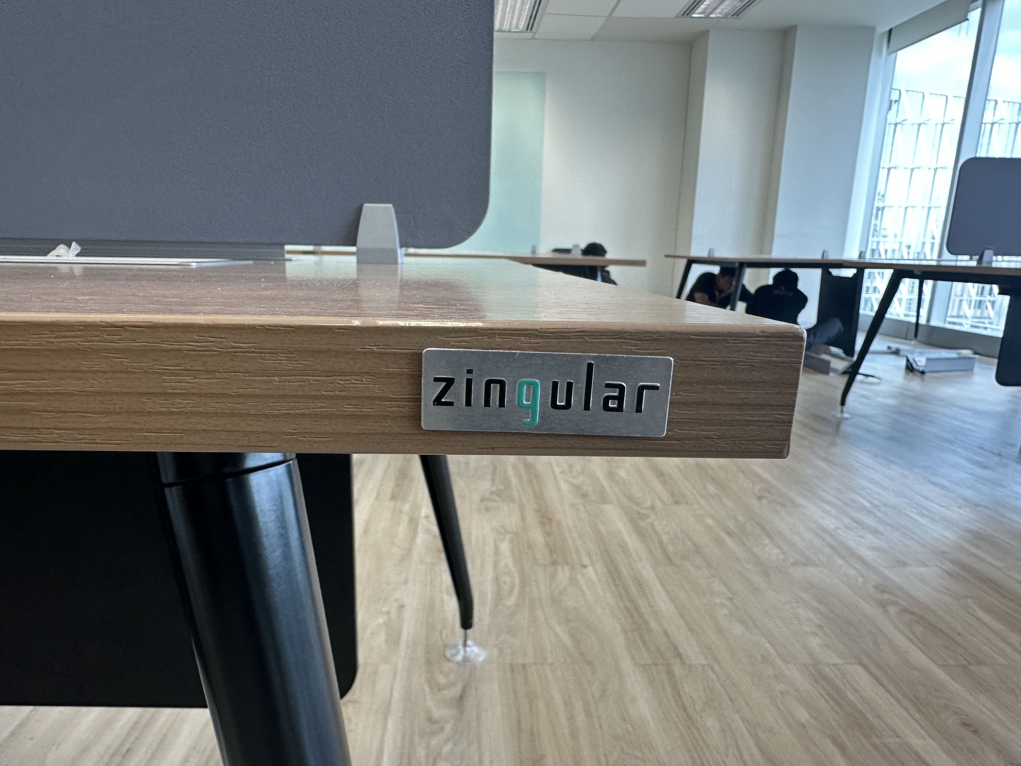 โต๊ะทำงานกลุ่ม 4 ที่นั่ง แบรนด์ ZINGULAR โต๊ะทำงานกลุ่ม 4 ที่นั่ง แบรนด์ ZINGULAR