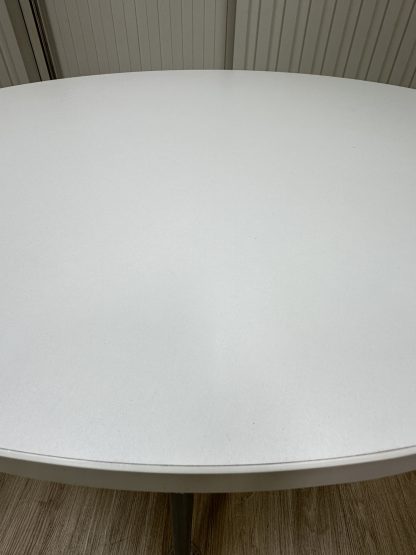 โต๊ะอเนกประสงค์ ท็อปไม้ MDF ทรงกลมสีขาว