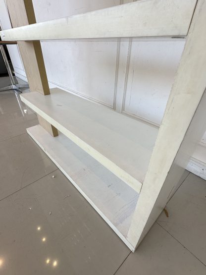 ตู้โชว์ ด้านข้างสีบีช โครงไม้ MDF สีขาว