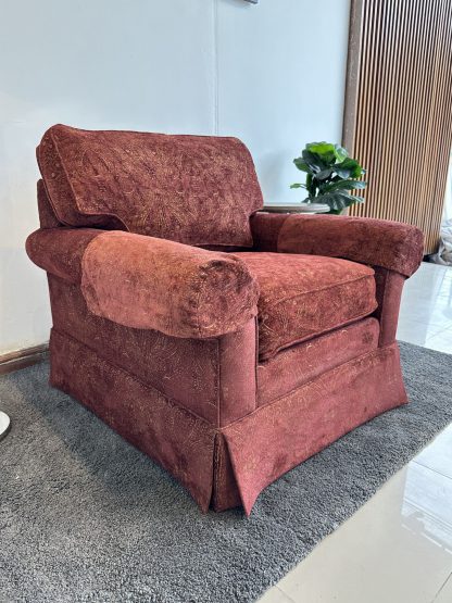 เก้าอี้อาร์มแชร์ แบรนด์ ETHAN ALLEN เบาะผ้าลายกำมะหยี่สีแดง