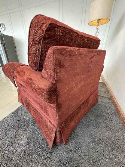 เก้าอี้อาร์มแชร์ แบรนด์ ETHAN ALLEN เบาะผ้าลายกำมะหยี่สีแดง