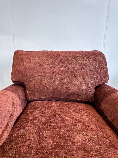 เก้าอี้อาร์มแชร์ แบรนด์ ETHAN ALLEN เบาะผ้าลายกำมะหยี่สีแดง