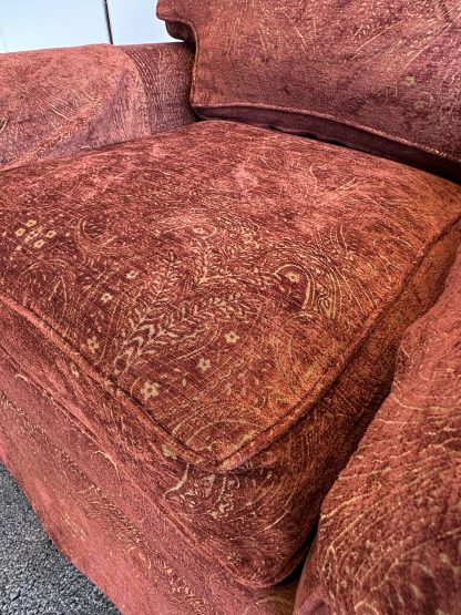 เก้าอี้อาร์มแชร์ แบรนด์ ETHAN ALLEN เบาะผ้าลายกำมะหยี่สีแดง
