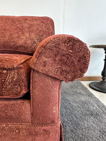 เก้าอี้อาร์มแชร์ แบรนด์ ETHAN ALLEN เบาะผ้าลายกำมะหยี่สีแดง