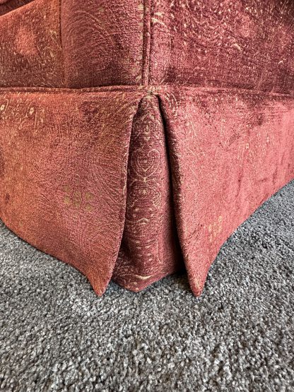 เก้าอี้อาร์มแชร์ แบรนด์ ETHAN ALLEN เบาะผ้าลายกำมะหยี่สีแดง