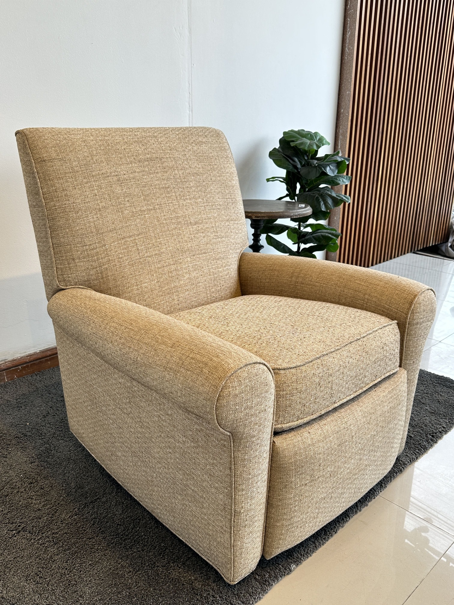 เก้าอี้อาร์มแชร์ ปรับเอนนอนได้ แบรนด์ ETHAN ALLEN เบาะผ้าสีน้ำตาล เก้าอี้อาร์มแชร์ ปรับเอนนอนได้ แบรนด์ ETHAN ALLEN เบาะผ้าสีน้ำตาล