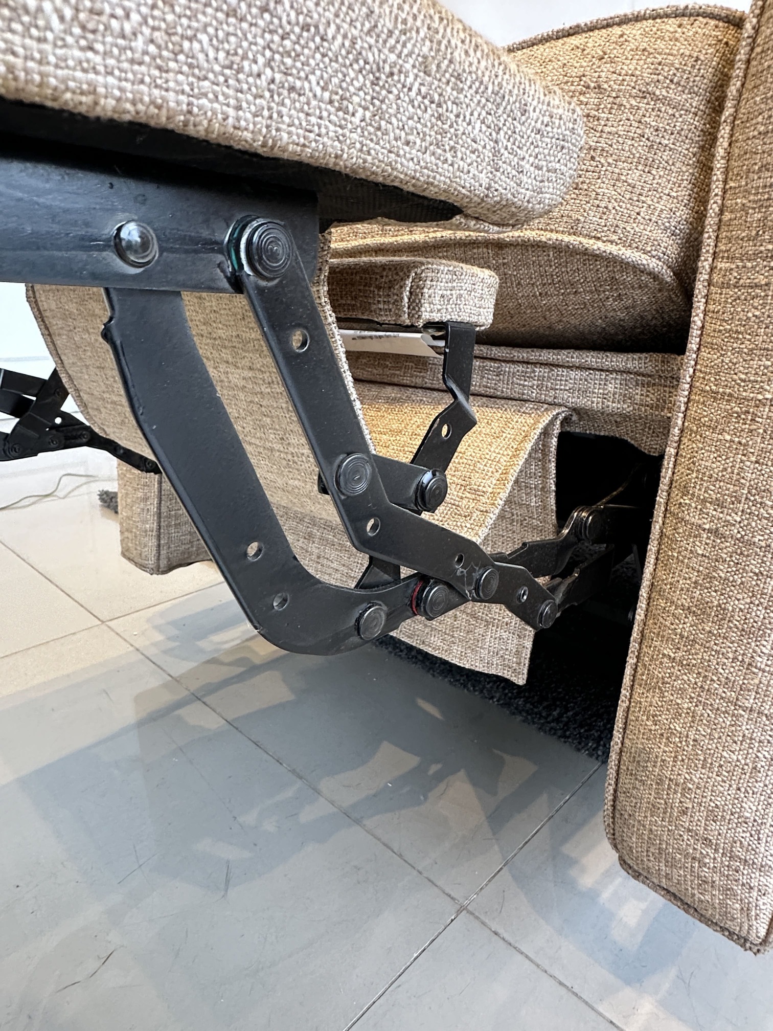 เก้าอี้อาร์มแชร์ ปรับเอนนอนได้ แบรนด์ ETHAN ALLEN เบาะผ้าสีน้ำตาล เก้าอี้อาร์มแชร์ ปรับเอนนอนได้ แบรนด์ ETHAN ALLEN เบาะผ้าสีน้ำตาล
